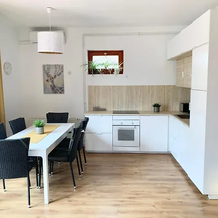 Holiday home Happy Mammy Bababarat Vendeghaz Feszek Utca