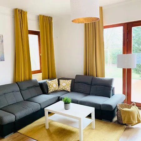 Holiday home Happy Mammy Bababarat Vendeghaz Feszek Utca Oroshaza
